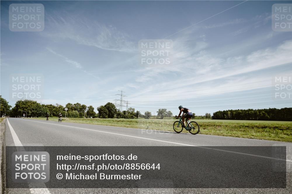 07.09.2025 - 19. Norderstedt Triathlon Michael Burmester http://msf.ph/oto/8856644 07.09.2025 12:18:57 Radfahren 838 meine-sportfotos.de