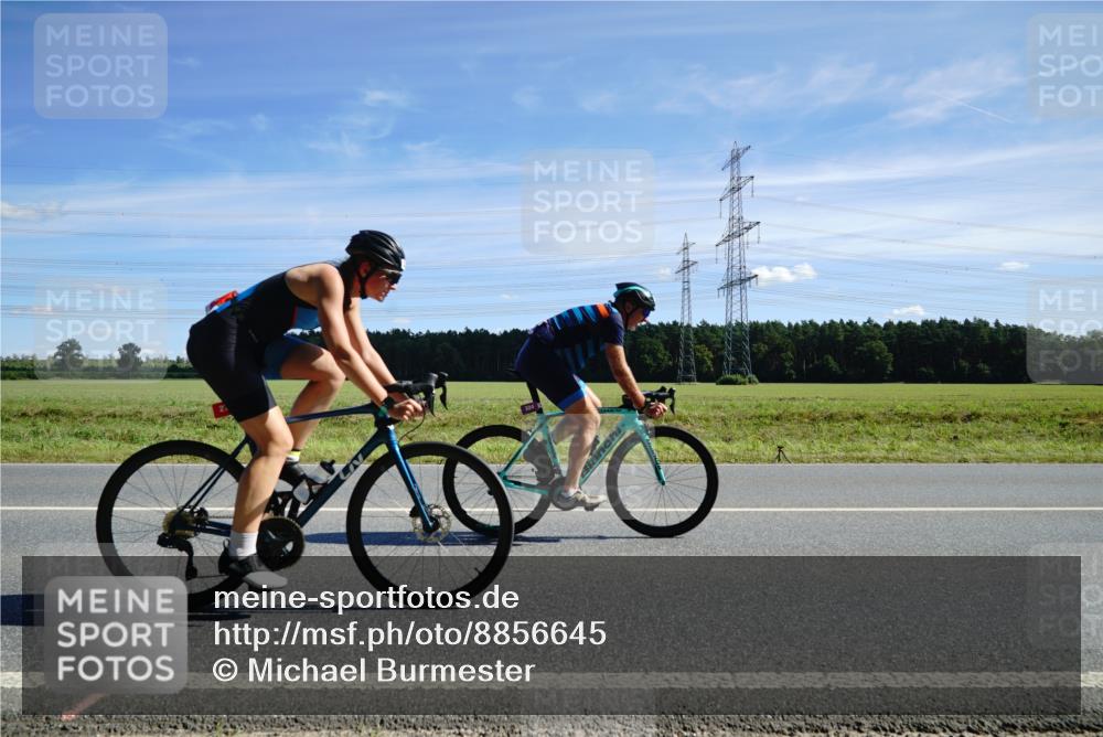 07.09.2025 - 19. Norderstedt Triathlon Michael Burmester http://msf.ph/oto/8856645 07.09.2025 12:50:46 Radfahren 274, 323, 324, 1384 meine-sportfotos.de
