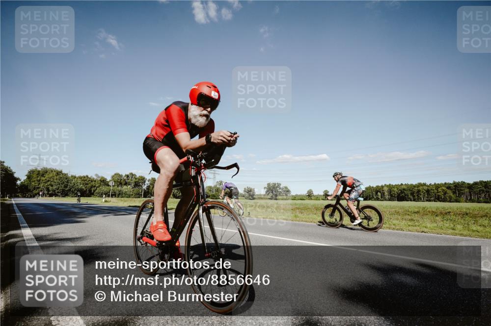 07.09.2025 - 19. Norderstedt Triathlon Michael Burmester http://msf.ph/oto/8856646 07.09.2025 15:24:04 Radfahren 421, 943 meine-sportfotos.de