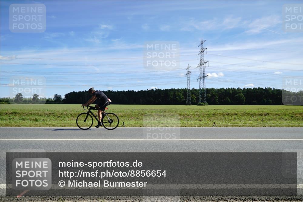 07.09.2025 - 19. Norderstedt Triathlon Michael Burmester http://msf.ph/oto/8856654 07.09.2025 12:50:50 Radfahren 274, 301, 324, 1299, 1384 meine-sportfotos.de