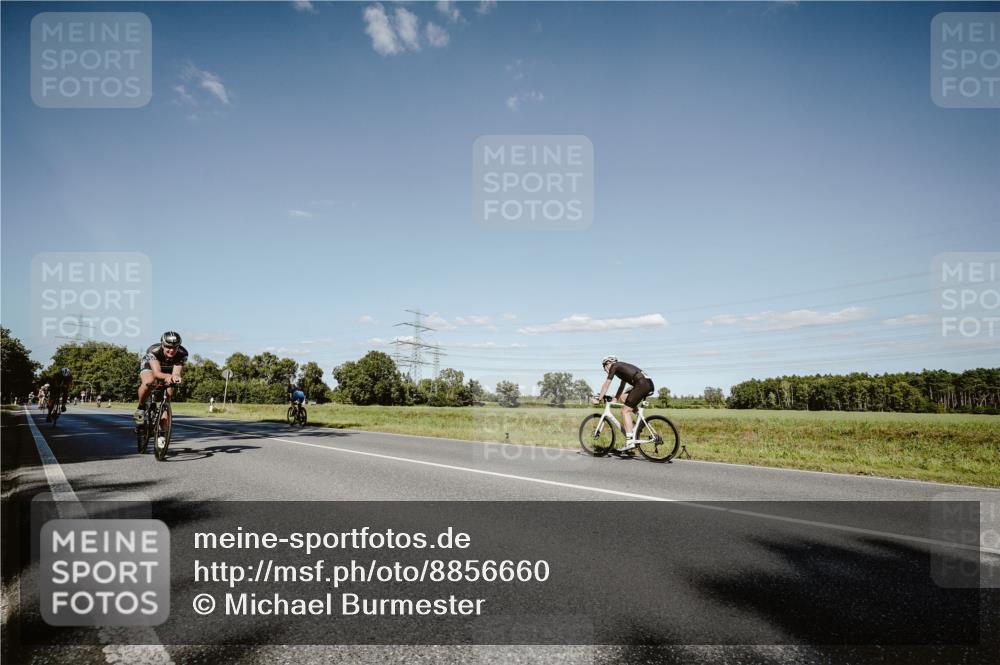07.09.2025 - 19. Norderstedt Triathlon Michael Burmester http://msf.ph/oto/8856660 07.09.2025 15:24:18 Radfahren 458, 1484 meine-sportfotos.de