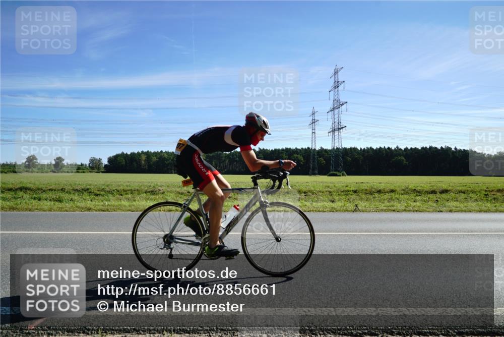 07.09.2025 - 19. Norderstedt Triathlon Michael Burmester http://msf.ph/oto/8856661 07.09.2025 11:10:19 Radfahren 734, 771, 1207 meine-sportfotos.de