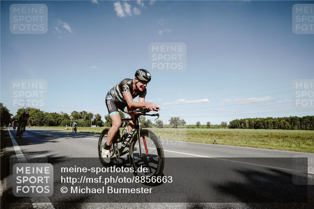 07.09.2025 - 19. Norderstedt Triathlon Michael Burmester http://msf.ph/oto/8856663 07.09.2025 15:24:19 Radfahren 458, 1473, 1484 meine-sportfotos.de