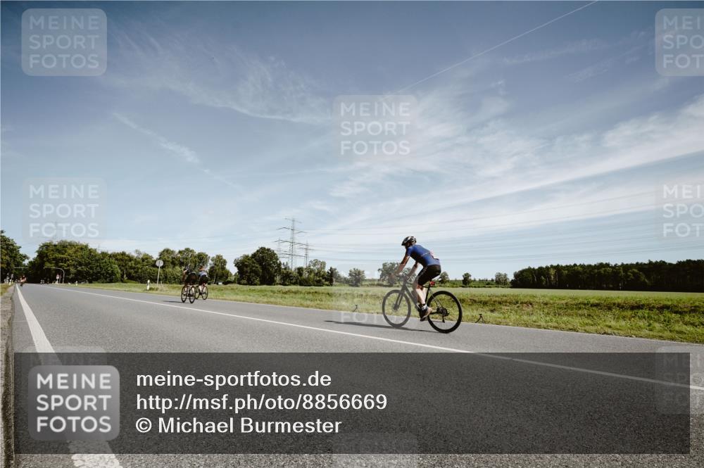 07.09.2025 - 19. Norderstedt Triathlon Michael Burmester http://msf.ph/oto/8856669 07.09.2025 12:19:14 Radfahren  meine-sportfotos.de