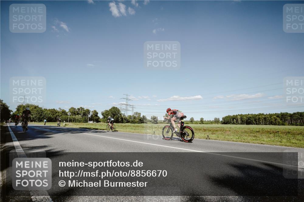 07.09.2025 - 19. Norderstedt Triathlon Michael Burmester http://msf.ph/oto/8856670 07.09.2025 15:24:21 Radfahren 390, 458, 1473, 1484 meine-sportfotos.de