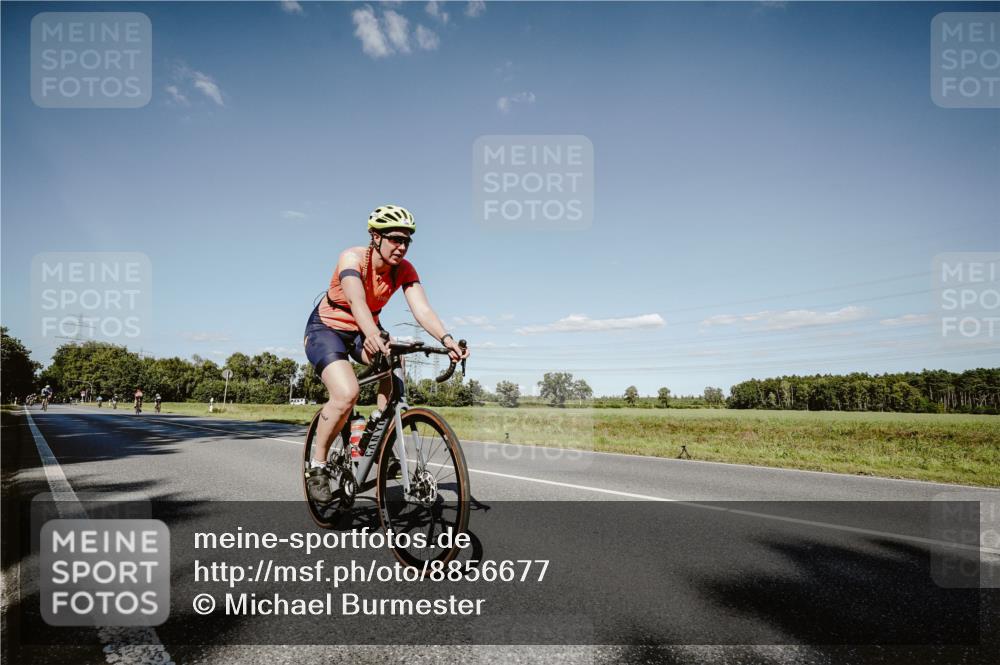 07.09.2025 - 19. Norderstedt Triathlon Michael Burmester http://msf.ph/oto/8856677 07.09.2025 15:24:24 Radfahren 390, 1473 meine-sportfotos.de