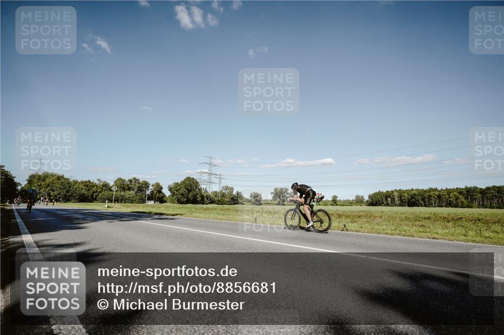 07.09.2025 - 19. Norderstedt Triathlon Michael Burmester http://msf.ph/oto/8856681 07.09.2025 15:24:27 Radfahren 390, 1446 meine-sportfotos.de