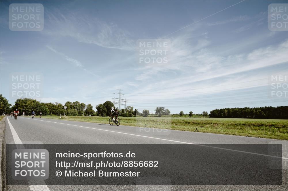 07.09.2025 - 19. Norderstedt Triathlon Michael Burmester http://msf.ph/oto/8856682 07.09.2025 12:19:19 Radfahren 182 meine-sportfotos.de