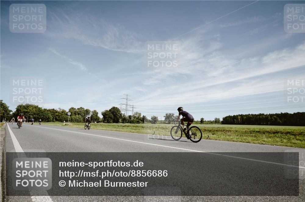 07.09.2025 - 19. Norderstedt Triathlon Michael Burmester http://msf.ph/oto/8856686 07.09.2025 12:19:20 Radfahren 182 meine-sportfotos.de