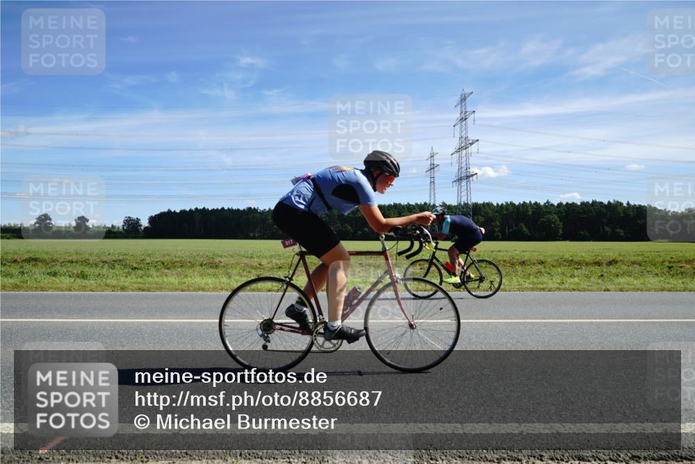 07.09.2025 - 19. Norderstedt Triathlon Michael Burmester http://msf.ph/oto/8856687 07.09.2025 12:51:07 Radfahren 317 meine-sportfotos.de