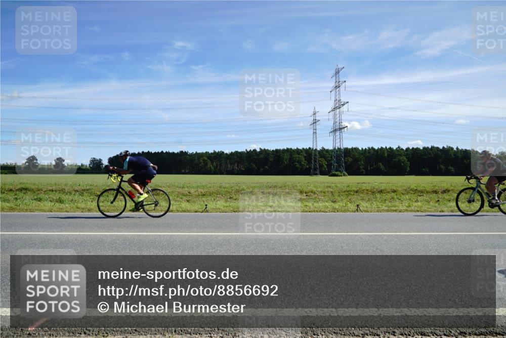 07.09.2025 - 19. Norderstedt Triathlon Michael Burmester http://msf.ph/oto/8856692 07.09.2025 12:51:08 Radfahren 317 meine-sportfotos.de
