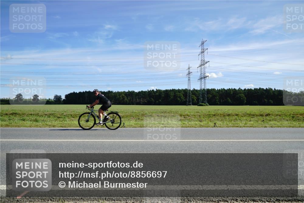 07.09.2025 - 19. Norderstedt Triathlon Michael Burmester http://msf.ph/oto/8856697 07.09.2025 12:51:09 Radfahren 317 meine-sportfotos.de