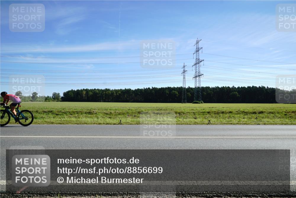07.09.2025 - 19. Norderstedt Triathlon Michael Burmester http://msf.ph/oto/8856699 07.09.2025 11:10:52 Radfahren 1182 meine-sportfotos.de