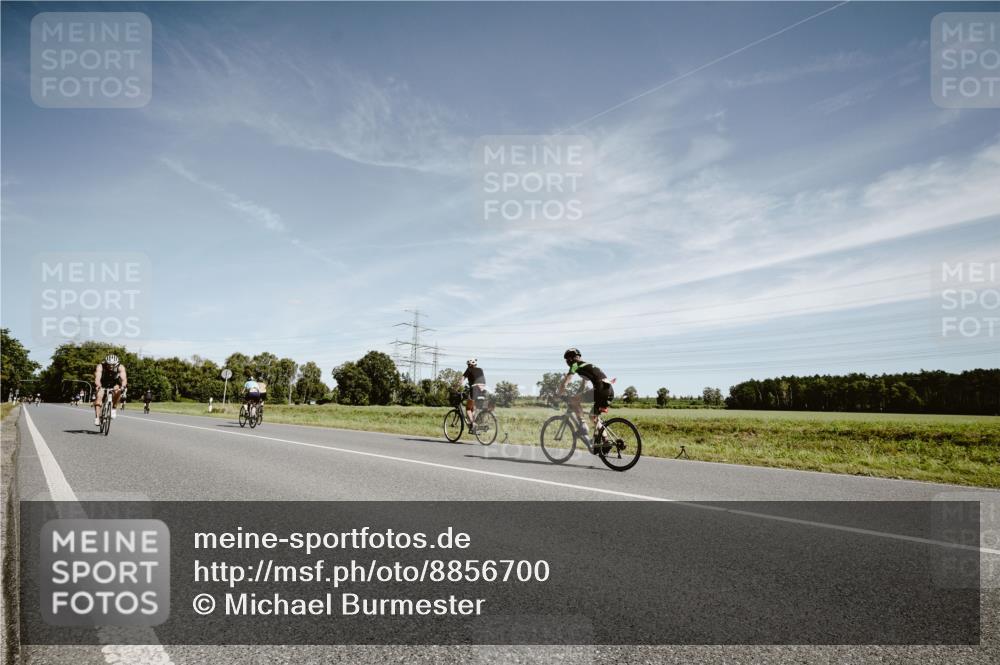 07.09.2025 - 19. Norderstedt Triathlon Michael Burmester http://msf.ph/oto/8856700 07.09.2025 12:19:24 Radfahren 151, 182 meine-sportfotos.de
