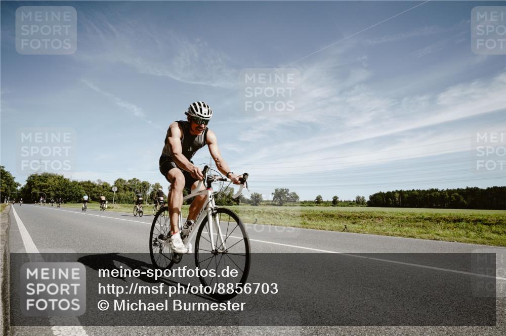 07.09.2025 - 19. Norderstedt Triathlon Michael Burmester http://msf.ph/oto/8856703 07.09.2025 12:19:26 Radfahren 151 meine-sportfotos.de