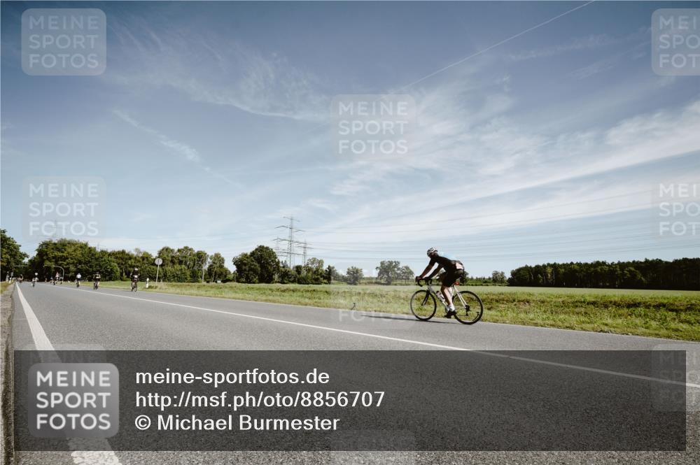 07.09.2025 - 19. Norderstedt Triathlon Michael Burmester http://msf.ph/oto/8856707 07.09.2025 12:19:28 Radfahren 151 meine-sportfotos.de