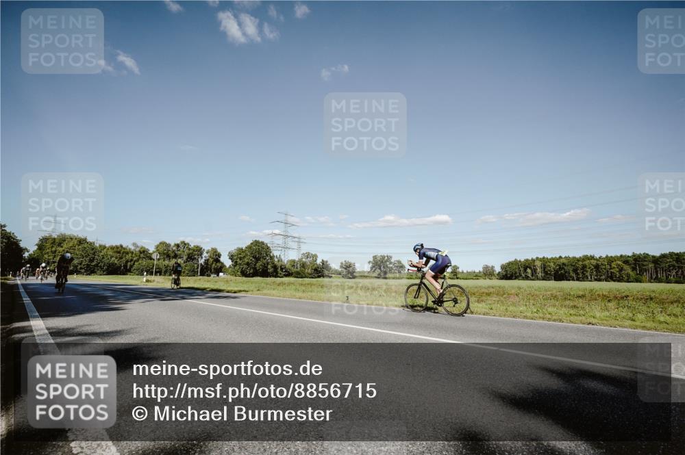 07.09.2025 - 19. Norderstedt Triathlon Michael Burmester http://msf.ph/oto/8856715 07.09.2025 15:24:44 Radfahren 887, 939, 1414, 1539 meine-sportfotos.de