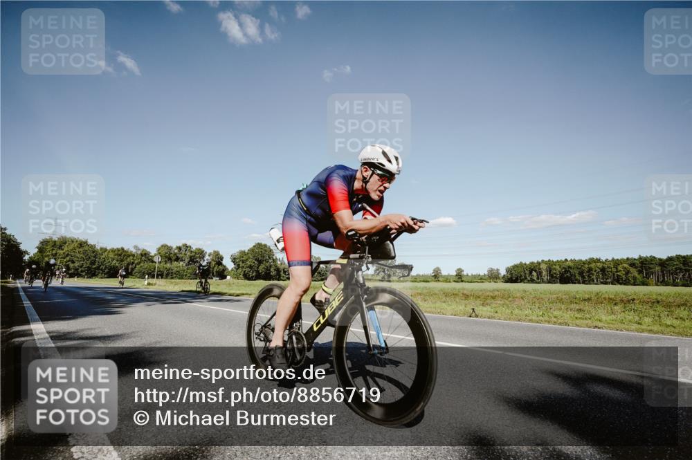 07.09.2025 - 19. Norderstedt Triathlon Michael Burmester http://msf.ph/oto/8856719 07.09.2025 15:24:45 Radfahren 887, 939, 1414, 1539 meine-sportfotos.de