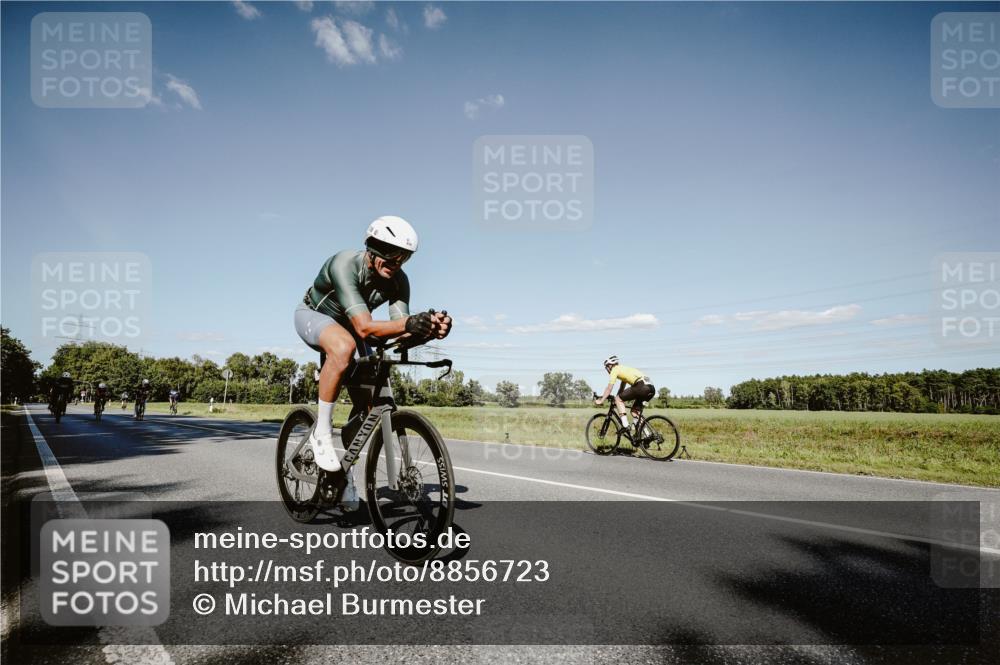 07.09.2025 - 19. Norderstedt Triathlon Michael Burmester http://msf.ph/oto/8856723 07.09.2025 15:24:47 Radfahren 414, 460, 939, 940, 954, 1539 meine-sportfotos.de