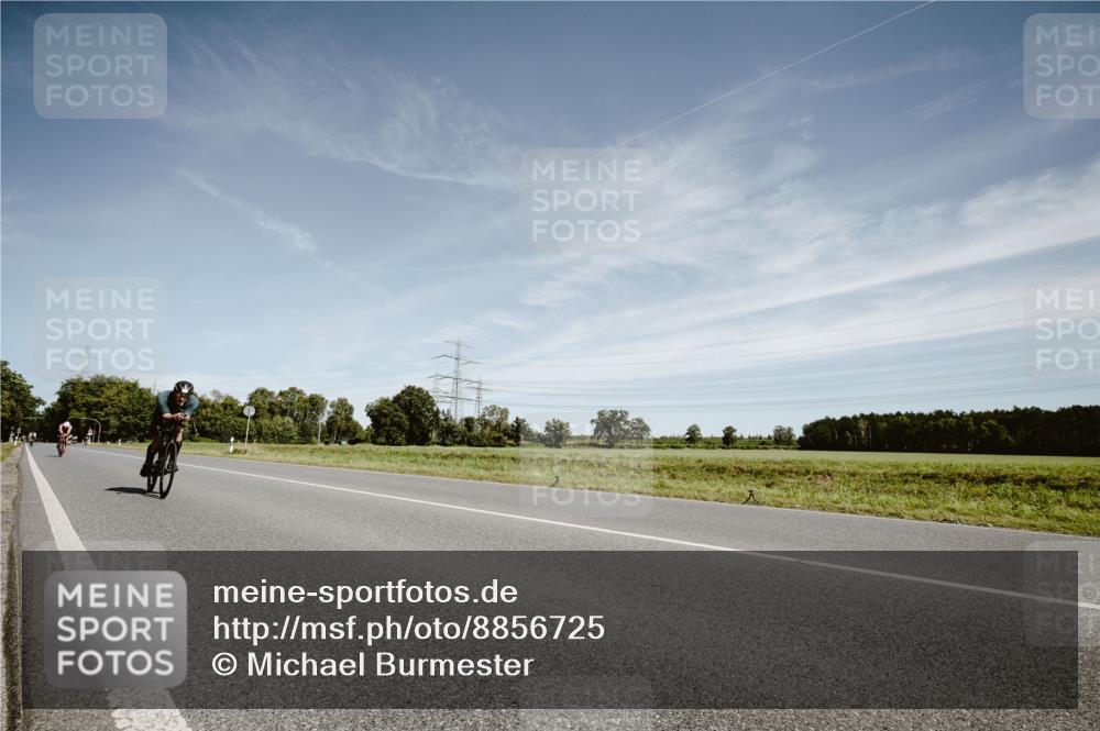 07.09.2025 - 19. Norderstedt Triathlon Michael Burmester http://msf.ph/oto/8856725 07.09.2025 12:19:40 Radfahren 811, 816, 1392 meine-sportfotos.de