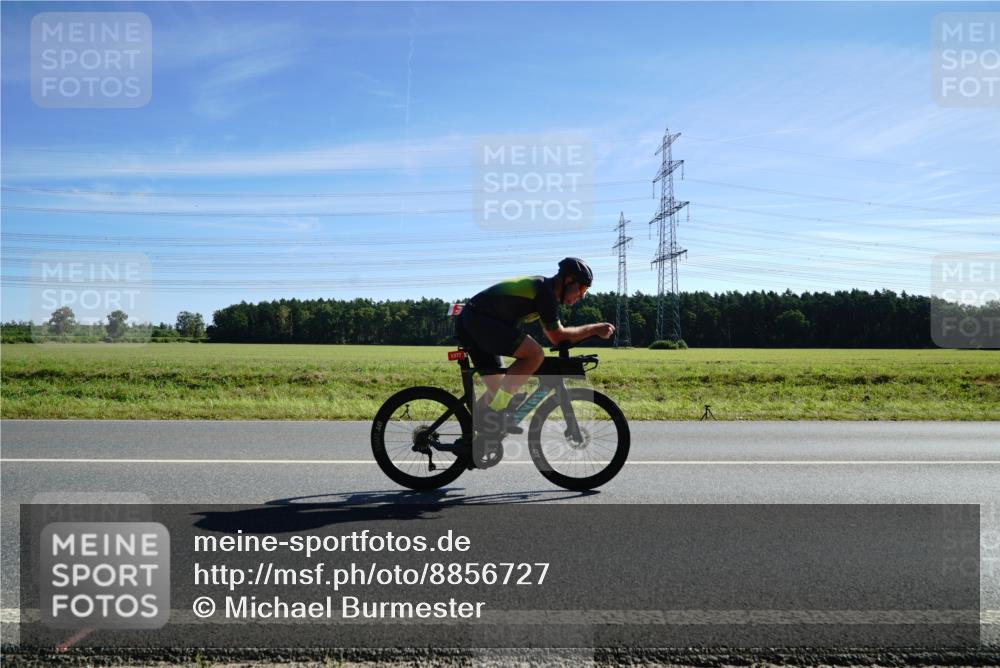 07.09.2025 - 19. Norderstedt Triathlon Michael Burmester http://msf.ph/oto/8856727 07.09.2025 11:11:01 Radfahren 199, 1153, 1184, 1377 meine-sportfotos.de
