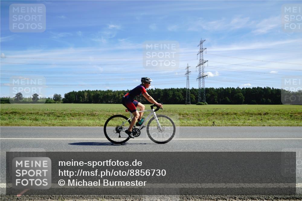 07.09.2025 - 19. Norderstedt Triathlon Michael Burmester http://msf.ph/oto/8856730 07.09.2025 12:51:31 Radfahren 348, 855 meine-sportfotos.de