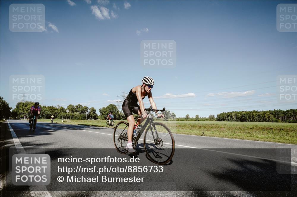 07.09.2025 - 19. Norderstedt Triathlon Michael Burmester http://msf.ph/oto/8856733 07.09.2025 15:24:50 Radfahren 408, 414, 460, 939, 940, 954 meine-sportfotos.de