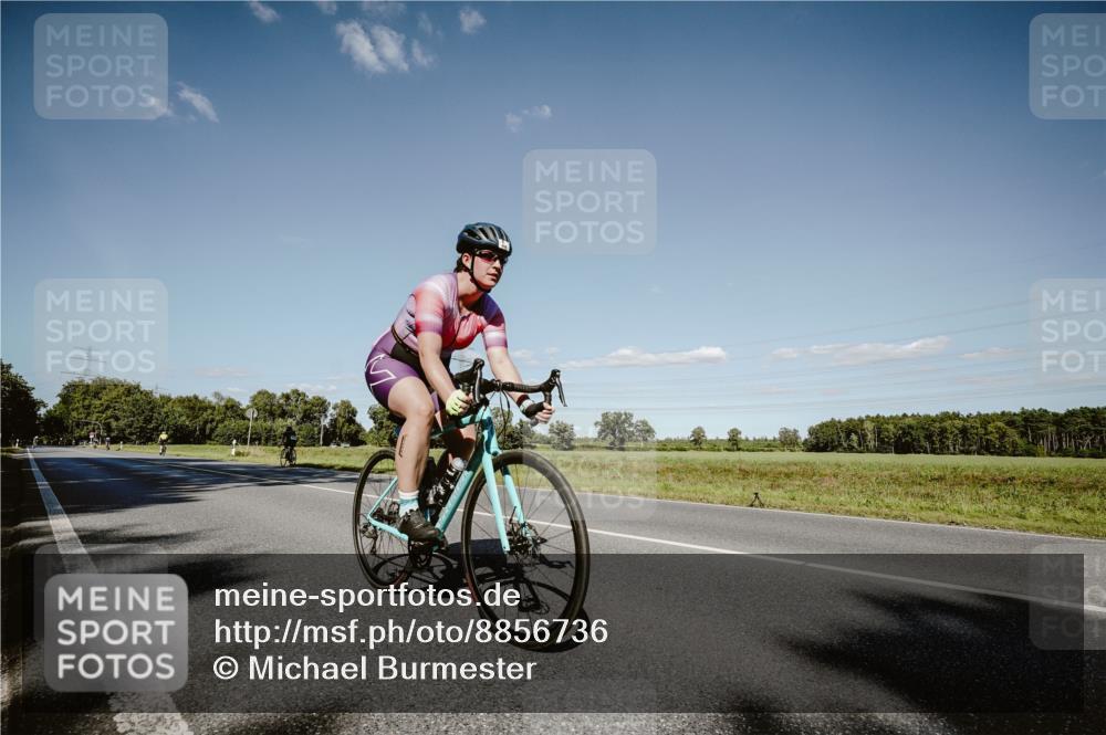 07.09.2025 - 19. Norderstedt Triathlon Michael Burmester http://msf.ph/oto/8856736 07.09.2025 15:24:51 Radfahren 408, 414, 460, 940, 954 meine-sportfotos.de
