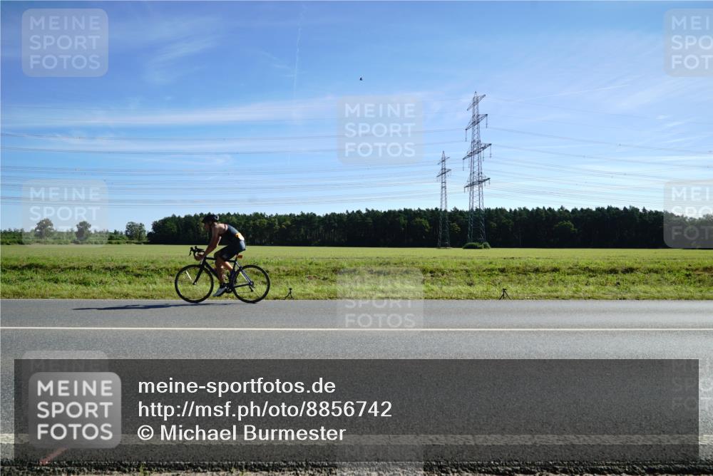 07.09.2025 - 19. Norderstedt Triathlon Michael Burmester http://msf.ph/oto/8856742 07.09.2025 11:11:14 Radfahren 1200 meine-sportfotos.de