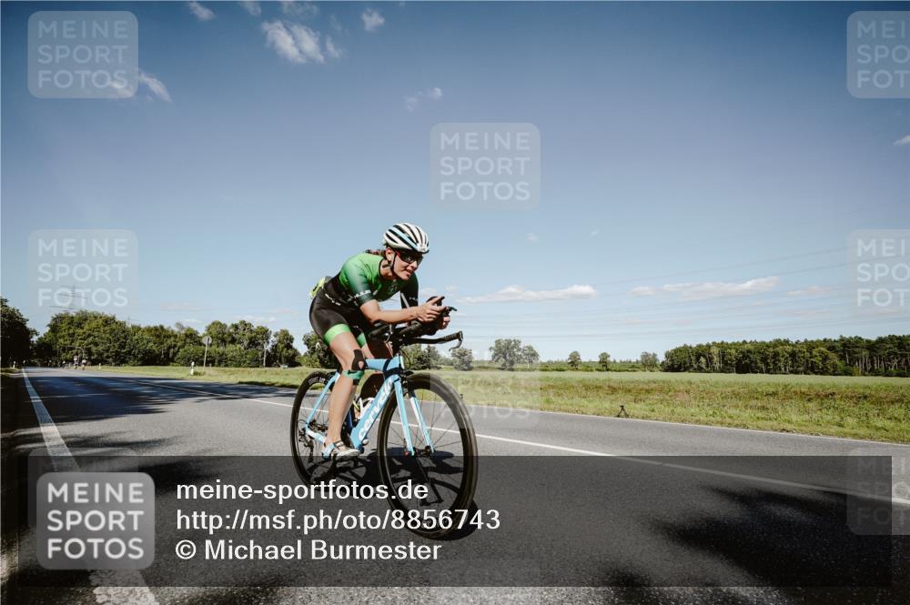 07.09.2025 - 19. Norderstedt Triathlon Michael Burmester http://msf.ph/oto/8856743 07.09.2025 15:25:01 Radfahren 1489 meine-sportfotos.de