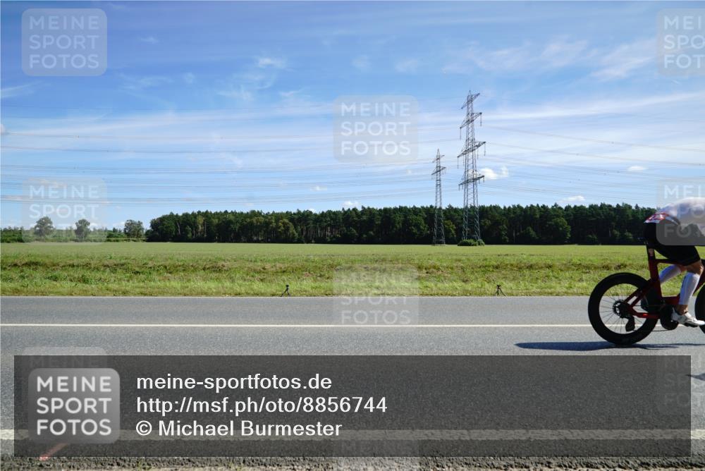 07.09.2025 - 19. Norderstedt Triathlon Michael Burmester http://msf.ph/oto/8856744 07.09.2025 12:51:41 Radfahren 329, 723, 747, 1366 meine-sportfotos.de