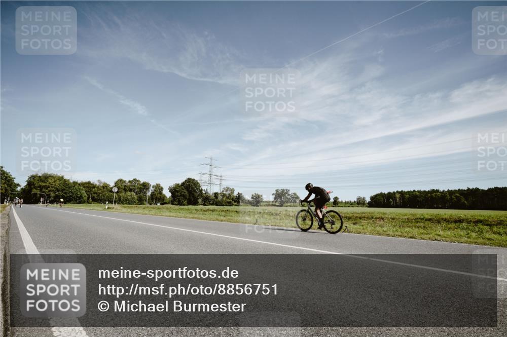 07.09.2025 - 19. Norderstedt Triathlon Michael Burmester http://msf.ph/oto/8856751 07.09.2025 12:20:00 Radfahren  meine-sportfotos.de