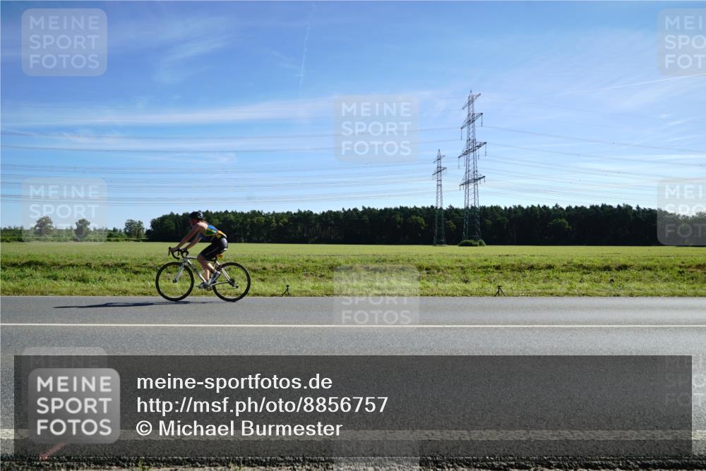 07.09.2025 - 19. Norderstedt Triathlon Michael Burmester http://msf.ph/oto/8856757 07.09.2025 11:11:37 Radfahren 1187 meine-sportfotos.de