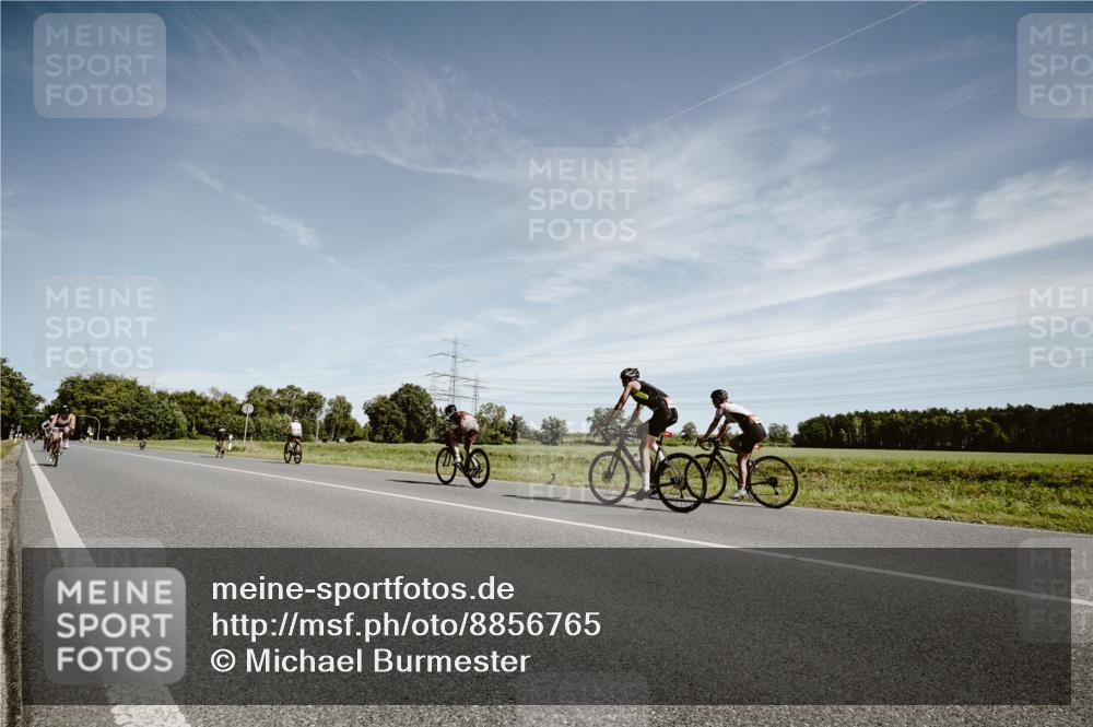 07.09.2025 - 19. Norderstedt Triathlon Michael Burmester http://msf.ph/oto/8856765 07.09.2025 12:20:05 Radfahren 767 meine-sportfotos.de