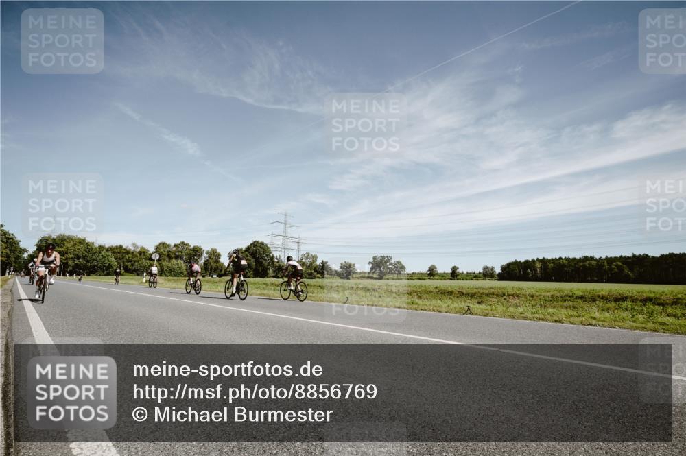 07.09.2025 - 19. Norderstedt Triathlon Michael Burmester http://msf.ph/oto/8856769 07.09.2025 12:20:05 Radfahren 767 meine-sportfotos.de