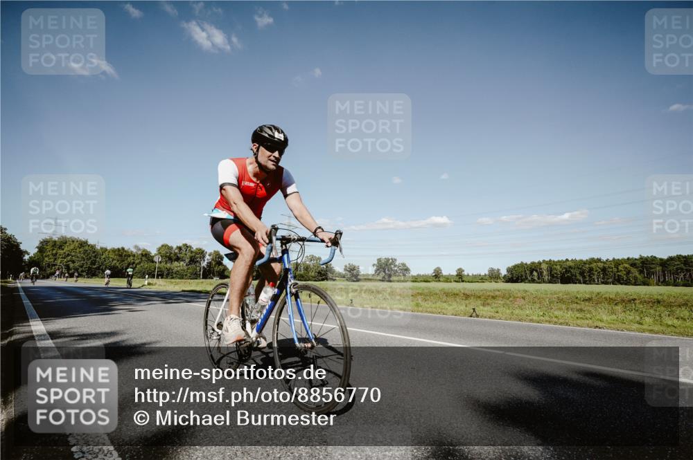 07.09.2025 - 19. Norderstedt Triathlon Michael Burmester http://msf.ph/oto/8856770 07.09.2025 15:25:18 Radfahren 894, 1433, 1532 meine-sportfotos.de