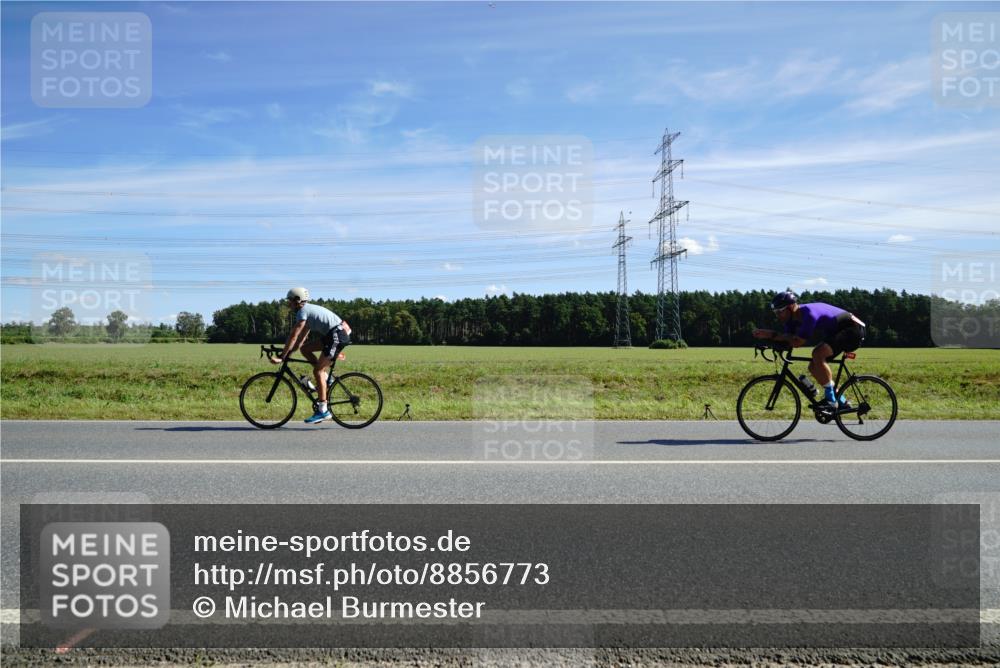 07.09.2025 - 19. Norderstedt Triathlon Michael Burmester http://msf.ph/oto/8856773 07.09.2025 12:51:50 Radfahren 211, 357, 745, 799, 1389 meine-sportfotos.de