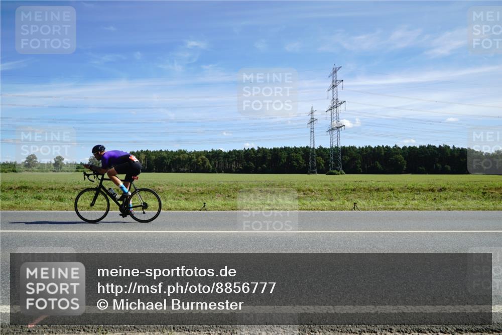 07.09.2025 - 19. Norderstedt Triathlon Michael Burmester http://msf.ph/oto/8856777 07.09.2025 12:51:51 Radfahren 211, 357, 745, 799 meine-sportfotos.de