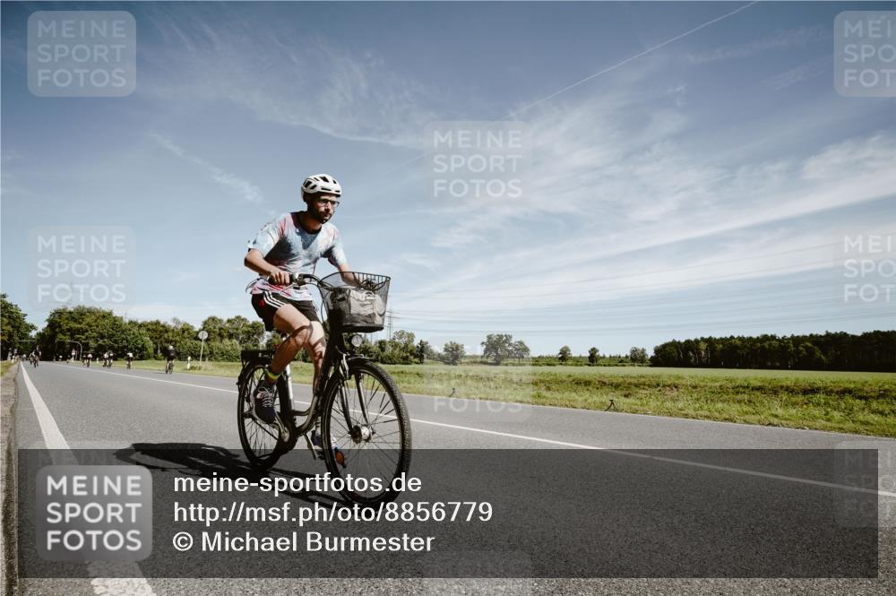 07.09.2025 - 19. Norderstedt Triathlon Michael Burmester http://msf.ph/oto/8856779 07.09.2025 12:20:10 Radfahren 1261 meine-sportfotos.de