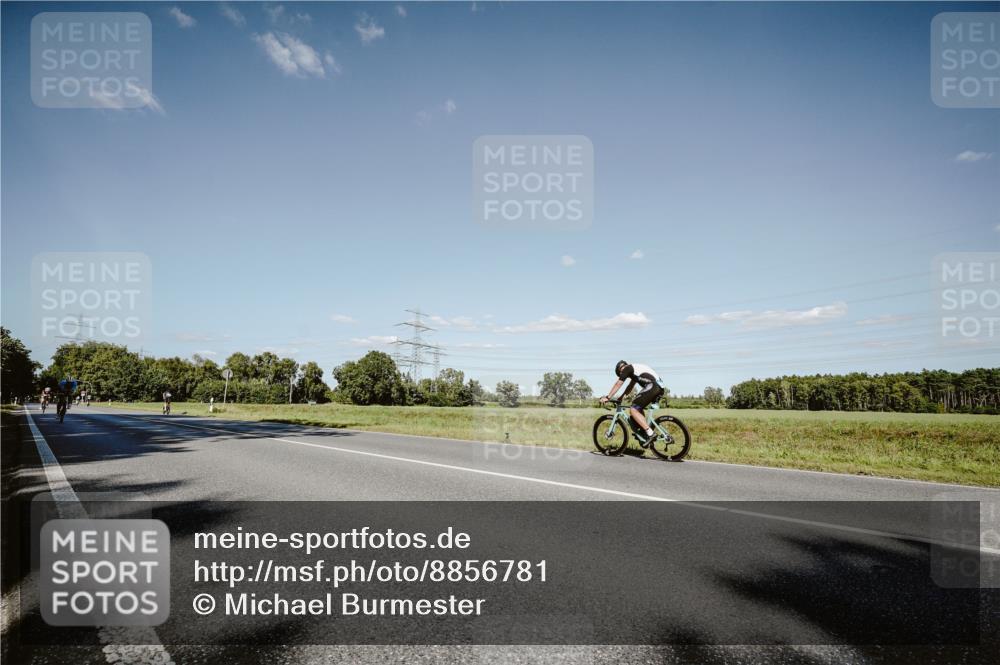 07.09.2025 - 19. Norderstedt Triathlon Michael Burmester http://msf.ph/oto/8856781 07.09.2025 15:25:24 Radfahren 425, 439, 905 meine-sportfotos.de