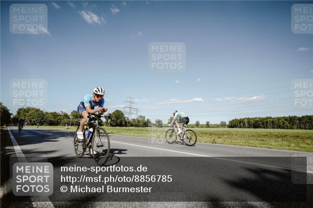 07.09.2025 - 19. Norderstedt Triathlon Michael Burmester http://msf.ph/oto/8856785 07.09.2025 15:25:26 Radfahren 425, 439, 905 meine-sportfotos.de