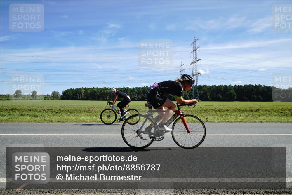 07.09.2025 - 19. Norderstedt Triathlon Michael Burmester http://msf.ph/oto/8856787 07.09.2025 12:51:53 Radfahren 357, 799 meine-sportfotos.de