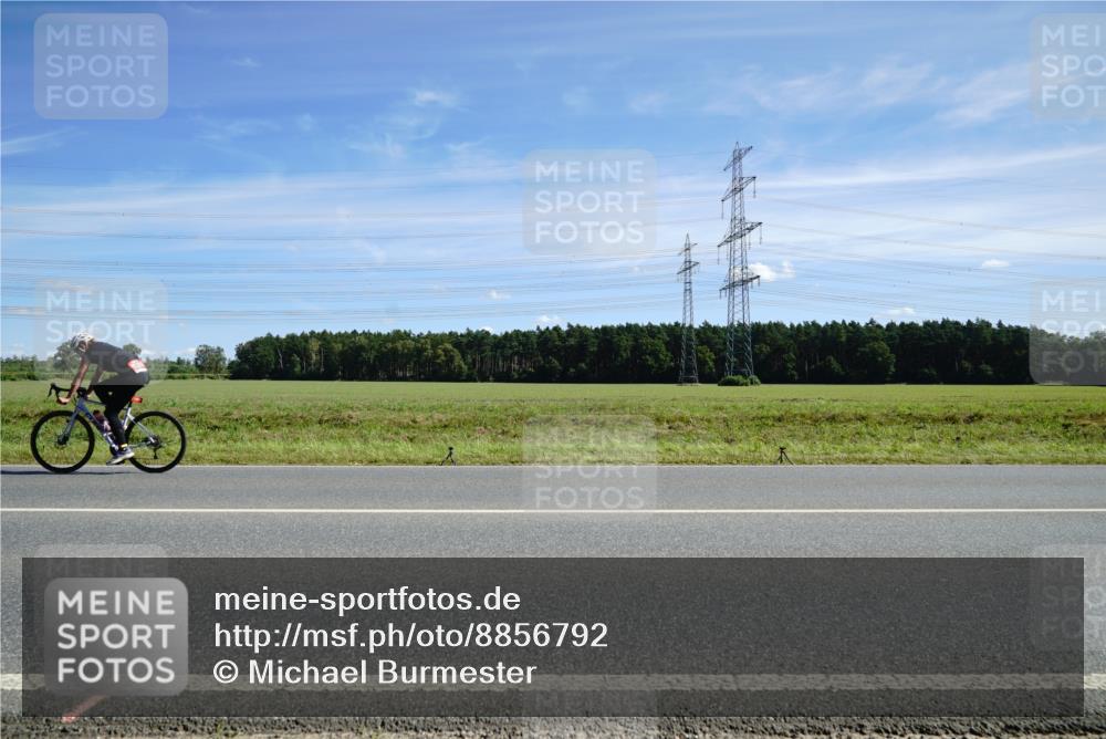 07.09.2025 - 19. Norderstedt Triathlon Michael Burmester http://msf.ph/oto/8856792 07.09.2025 12:51:53 Radfahren 357, 799 meine-sportfotos.de