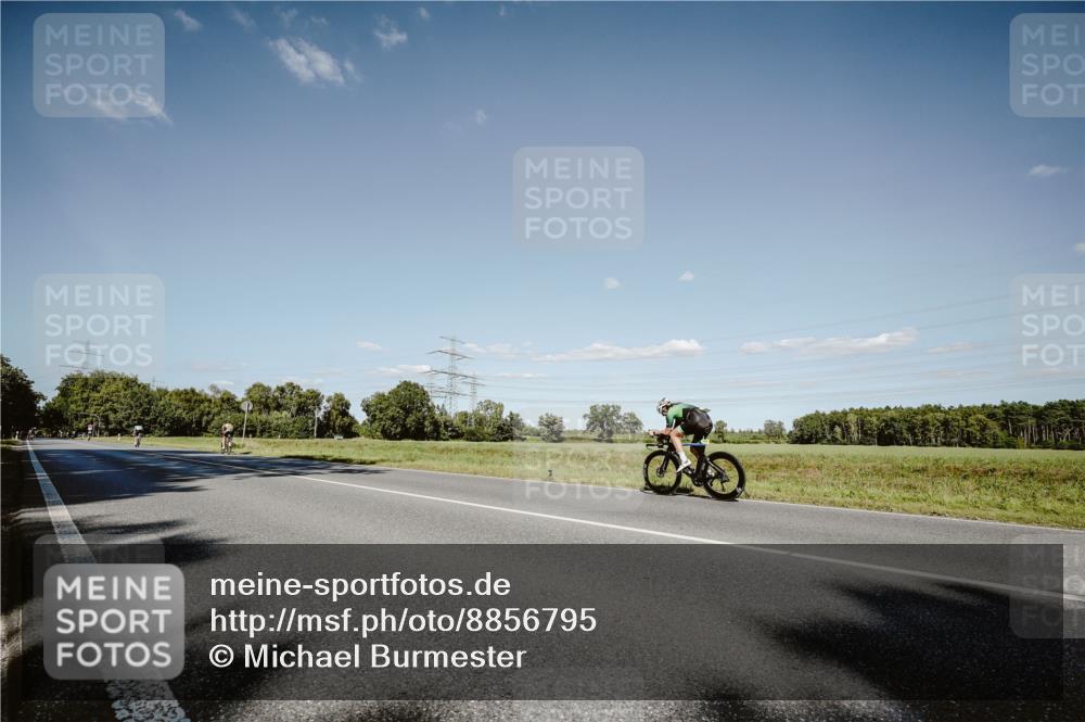 07.09.2025 - 19. Norderstedt Triathlon Michael Burmester http://msf.ph/oto/8856795 07.09.2025 15:25:30 Radfahren 439 meine-sportfotos.de