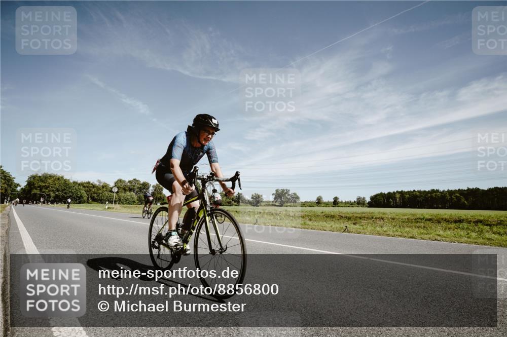 07.09.2025 - 19. Norderstedt Triathlon Michael Burmester http://msf.ph/oto/8856800 07.09.2025 12:20:19 Radfahren 243, 244 meine-sportfotos.de