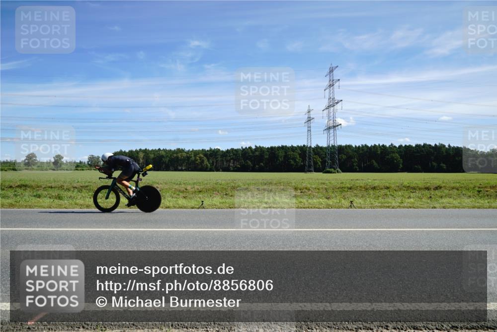 07.09.2025 - 19. Norderstedt Triathlon Michael Burmester http://msf.ph/oto/8856806 07.09.2025 12:52:05 Radfahren 766, 813 meine-sportfotos.de