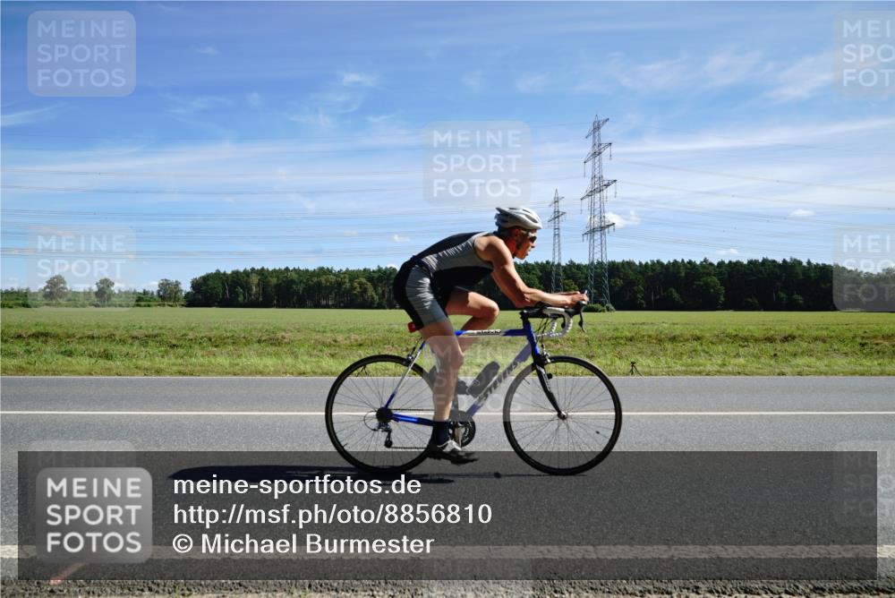 07.09.2025 - 19. Norderstedt Triathlon Michael Burmester http://msf.ph/oto/8856810 07.09.2025 12:52:06 Radfahren 339, 766, 813 meine-sportfotos.de