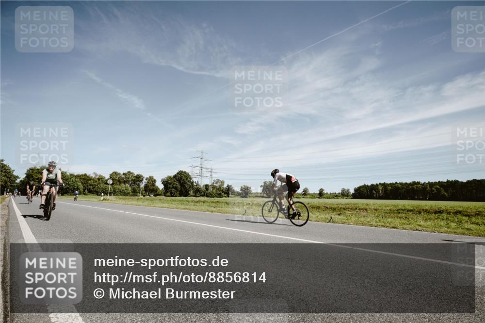 07.09.2025 - 19. Norderstedt Triathlon Michael Burmester http://msf.ph/oto/8856814 07.09.2025 12:20:32 Radfahren 156, 717 meine-sportfotos.de