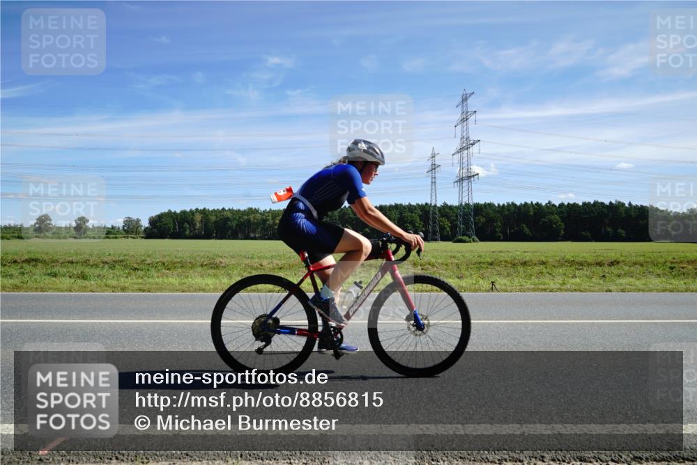 07.09.2025 - 19. Norderstedt Triathlon Michael Burmester http://msf.ph/oto/8856815 07.09.2025 12:52:07 Radfahren 232, 339, 766, 813 meine-sportfotos.de