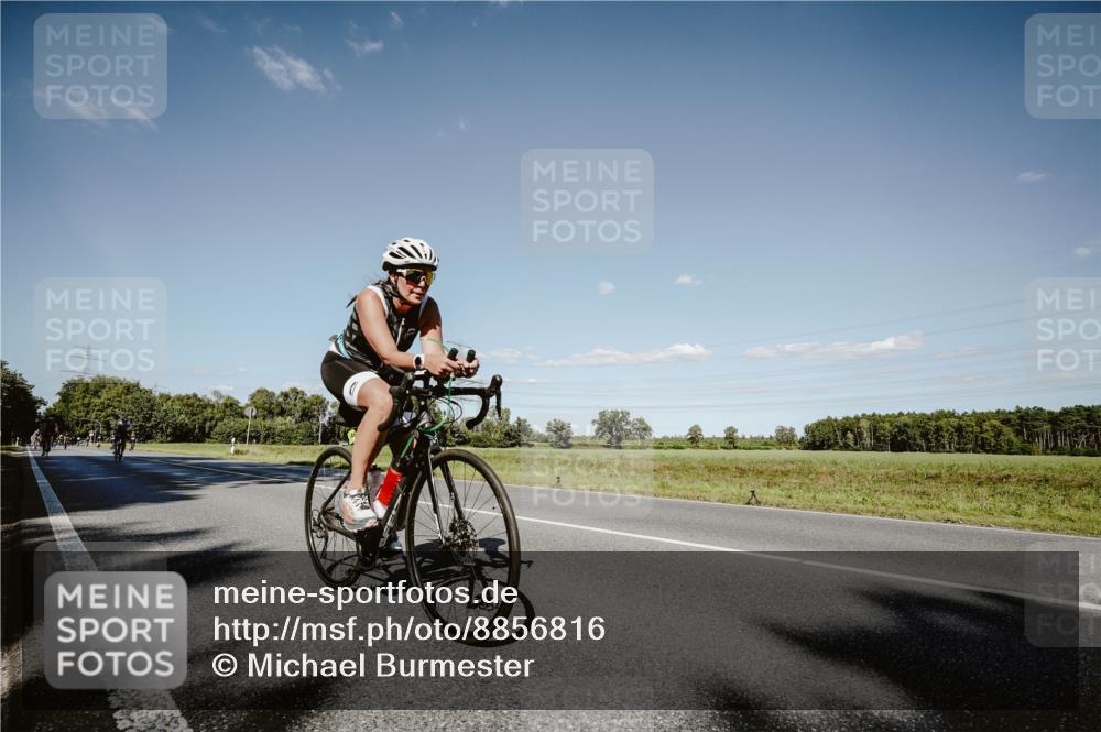 07.09.2025 - 19. Norderstedt Triathlon Michael Burmester http://msf.ph/oto/8856816 07.09.2025 15:25:47 Radfahren 461, 893, 1407 meine-sportfotos.de